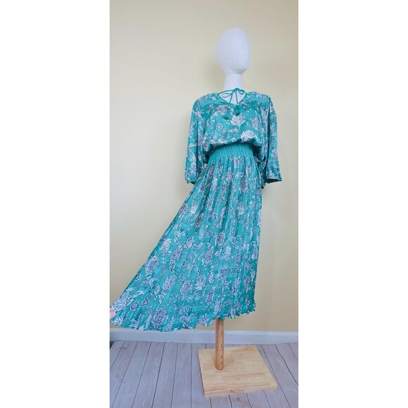 1980s Vintage Diane Freis Green Floral Puffed Sleeve Dress / Pleated  Dress / XL - Picture 2 of 8